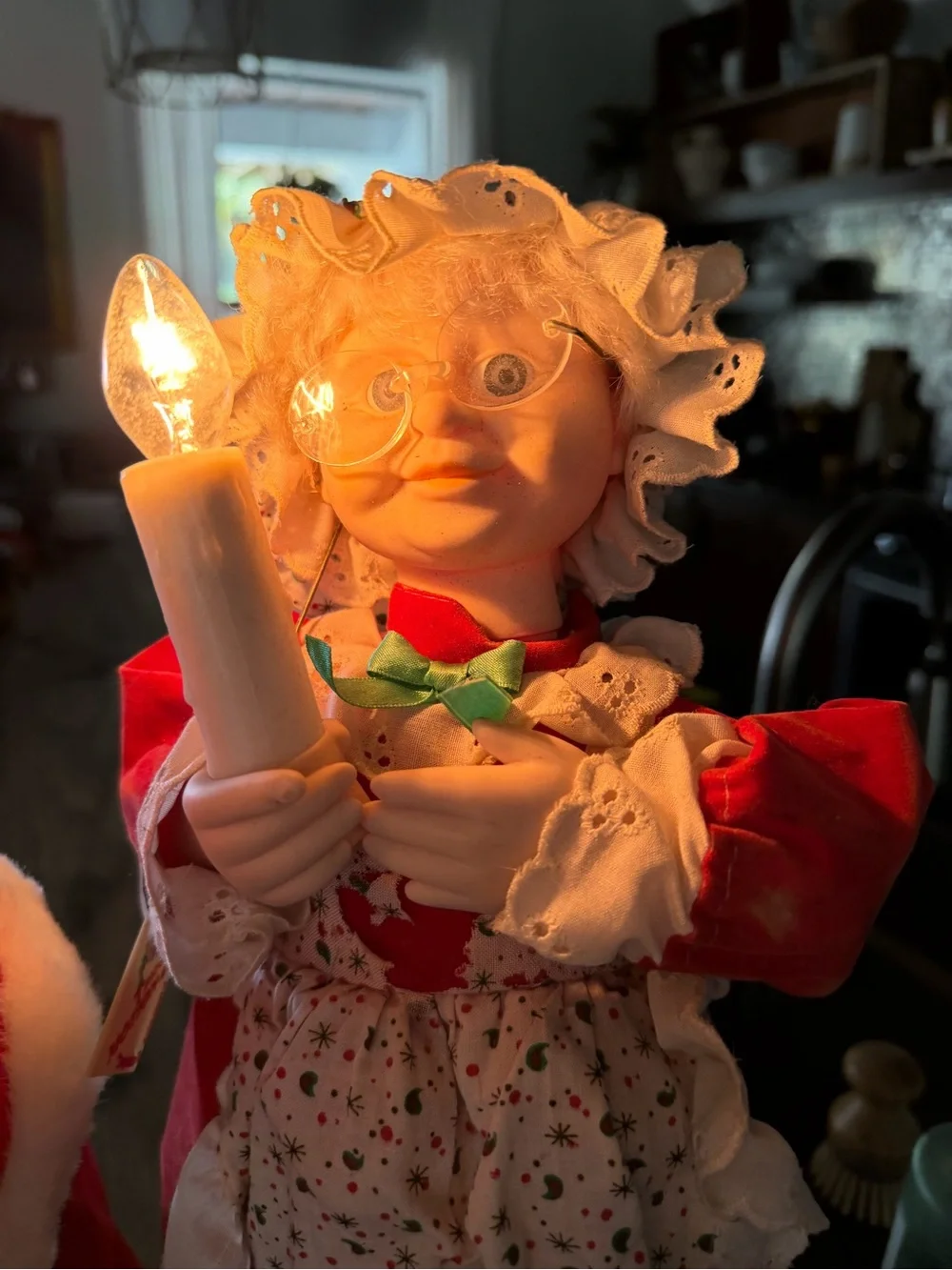 Vintage motion Holiday Santa and Mrs. Claus Lighted Figurine Set - Red
